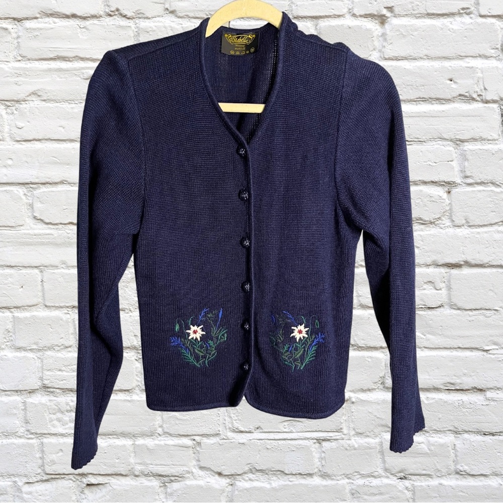 VINTAGE Vitabella 100% Wool Sweater with Floral Embroidery